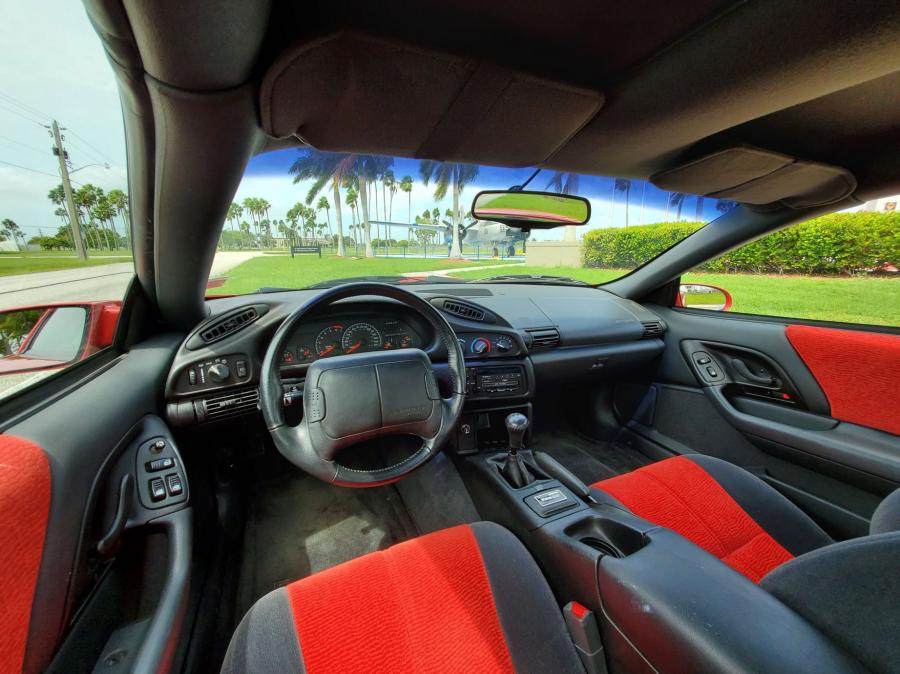 Торпедо Chevrolet Camaro SS (1710) 1996 года  (фото 59 из 101)